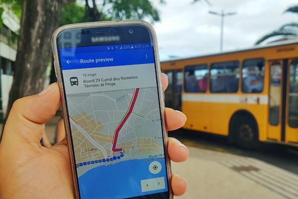 Google перестал показывать маршруты общественного транспорта в России