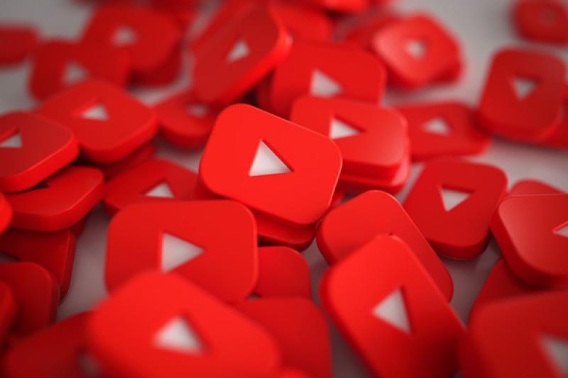 YouTube снова заработал в России на мобильных устройствах