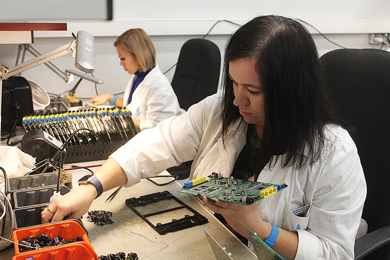 Установка на плату интерфейсных разъемов Установка на плату интерфейсных разъемов