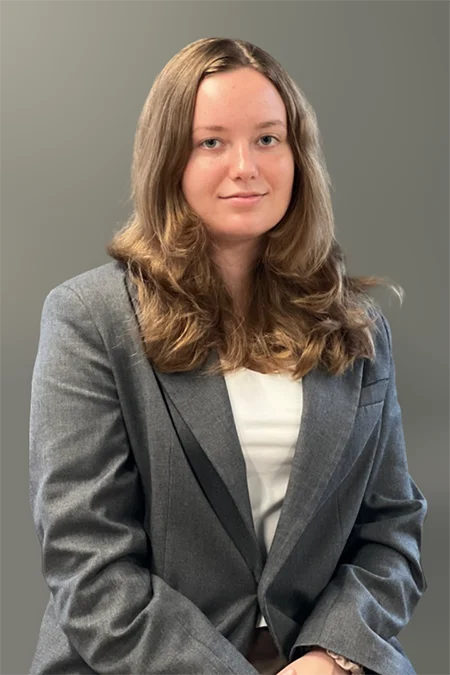 Директор по персоналу CESCA Анна Шестакова Директор по персоналу CESCA Анна Шестакова