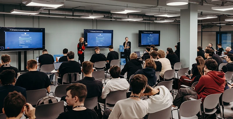 Участники хакатона для молодых ИТ-специалистов