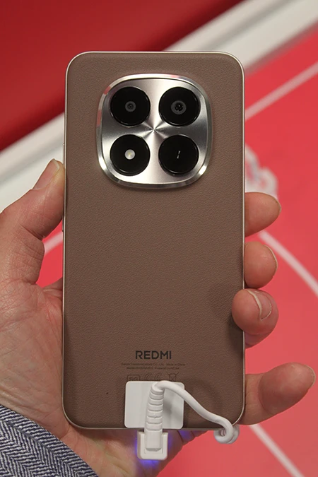 Задняя крышка и блок камер смартфона Redmi Note 15 Pro+ 5G Задняя крышка и блок камер смартфона Redmi Note 15 Pro+ 5G