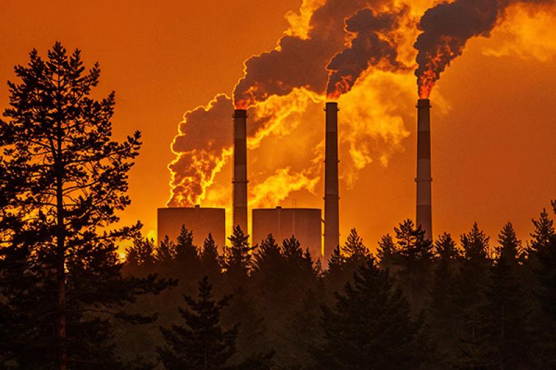 МТС начала предупреждать промышленные предприятия об экологических рисках через мессенджер MAX