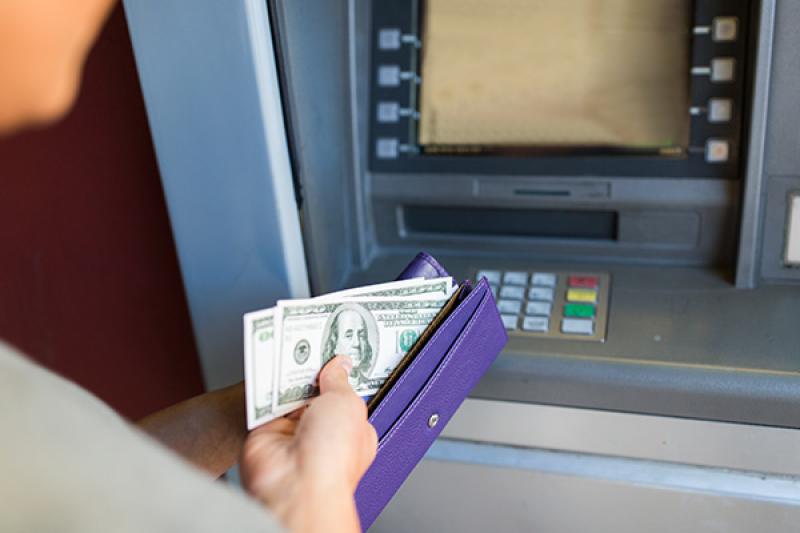 МТС отменила комиссию за переводы в ОАЭ с выдачей наличных