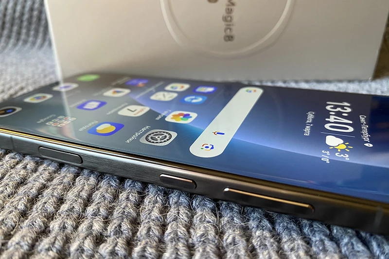 Кнопки управления HONOR Magic 8 Pro