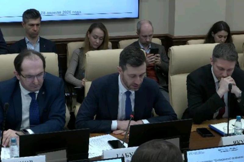 Минцифры обсудило с бизнесом проект федерального закона об ИИ