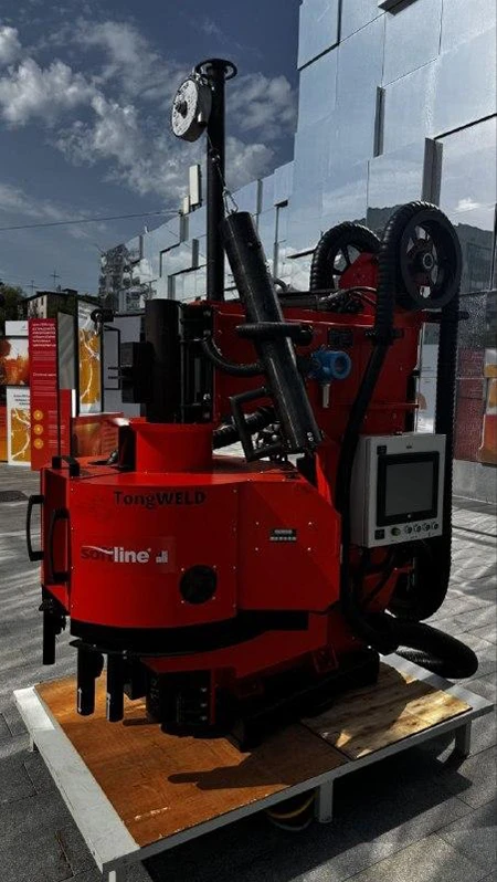 Комплекс орбитальной лазерной сварки обсадных труб TongWELD от VPG LaserONE Комплекс орбитальной лазерной сварки обсадных труб TongWELD от VPG LaserONE