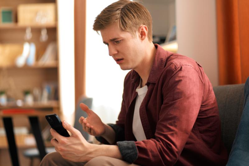 Как получать уведомления в MAX на iPhone после удаления приложения из App Store