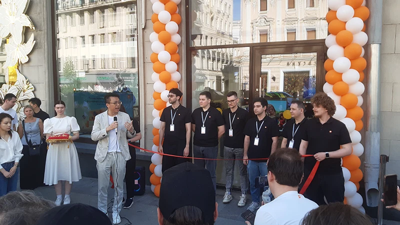 Президент Xiaomi в СНГ Макс Ма рассказал о значении флагманского магазина в Москве Президент Xiaomi в СНГ Макс Ма рассказал о значении флагманского магазина в Москве