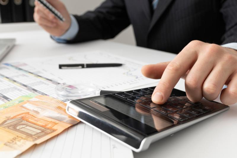 Минфин предложил ввести НДС 22% и сбор 100 рублей за зарубежные онлайн-покупки