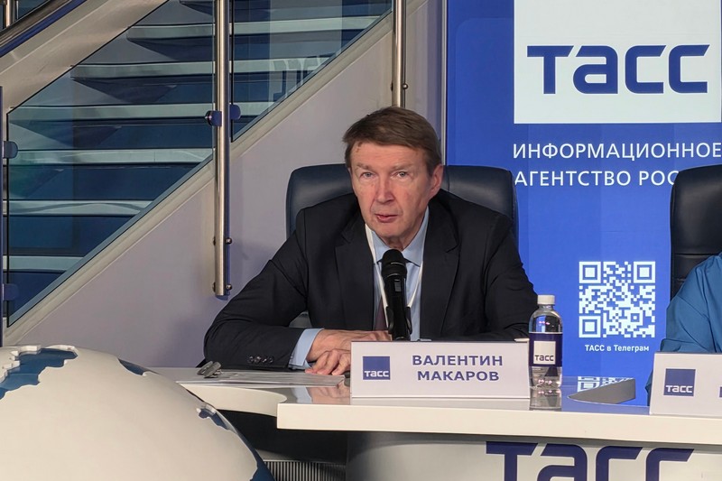 Валентин Макаров отмечает, что данная динамика в большой степени определяется общим охлаждением экономики, связанным высокой ставкой рефинансирования и не всегда предсказуемыми изменениями в регуляторике.